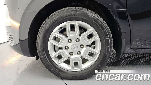 Hyundai Staria 2022 thumb 6