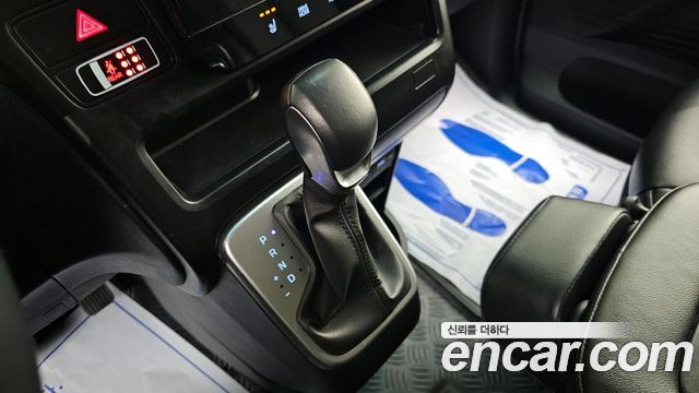 Hyundai Staria 2022 thumb 10