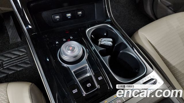 Kia Carnival 2021 thumb 9