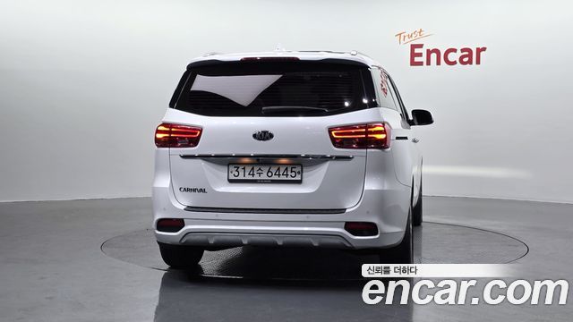 Kia Carnival 2019 thumb 5