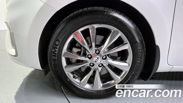 Kia Carnival 2019 thumb 6