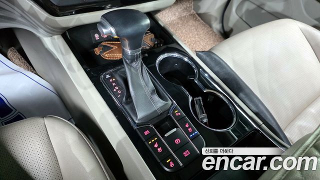 Kia Carnival 2019 thumb 10
