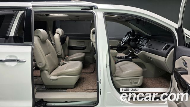 Kia Carnival 2019 thumb 11