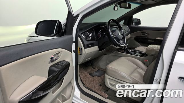 Kia Carnival 2019 thumb 12