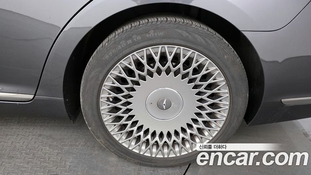 Genesis G90 2019 thumb 6