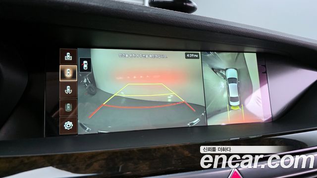Genesis G90 2019 thumb 12