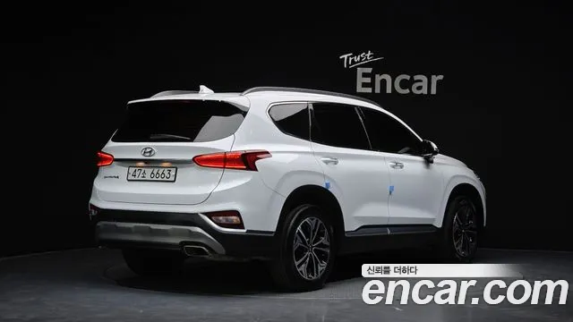 Hyundai Santa Fe 2019 thumb 3