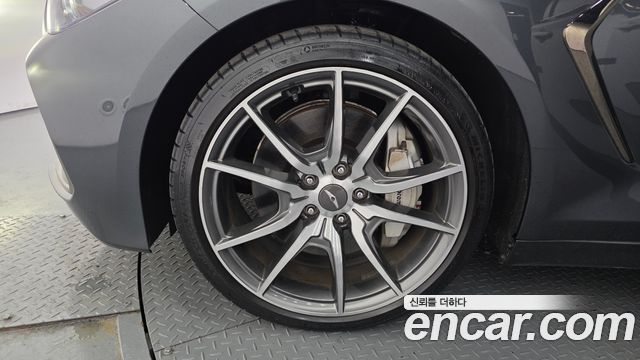 Genesis G70 2018 thumb 5