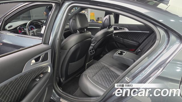 Genesis G70 2018 thumb 12