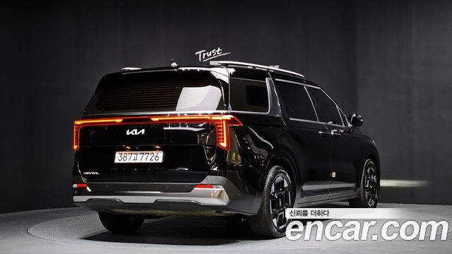 Kia Carnival 2024 thumb 3