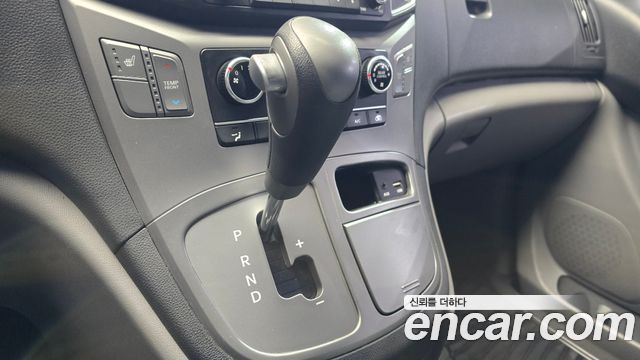 Hyundai Starex 2017 thumb 9