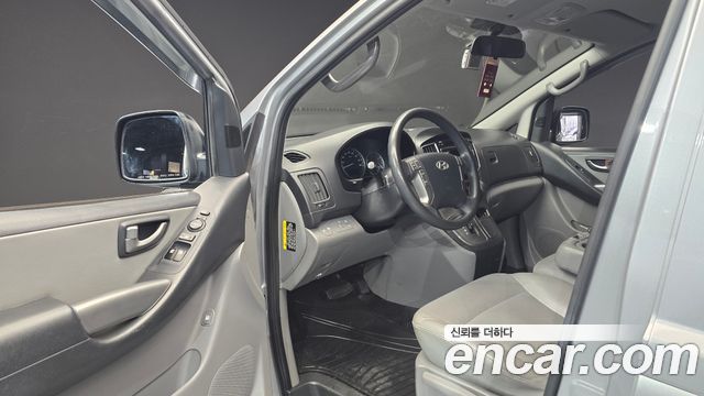 Hyundai Starex 2017 thumb 10