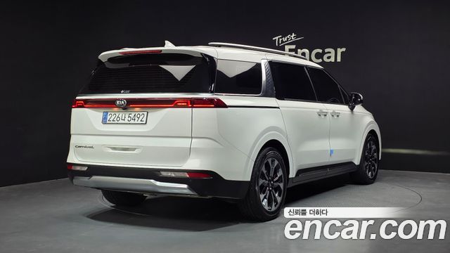 Kia Carnival 2021 thumb 3