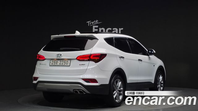 Hyundai Santa Fe 2017 thumb 3