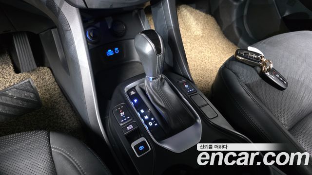 Hyundai Santa Fe 2017 thumb 10