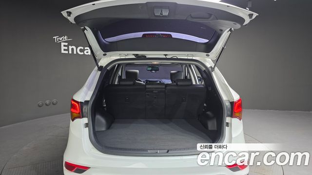 Hyundai Santa Fe 2017 thumb 12