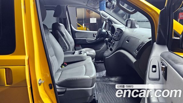 Hyundai Starex 2017 thumb 11