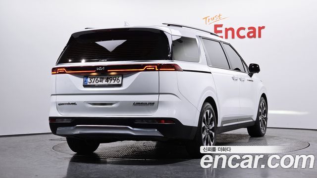 Kia Carnival 2021 thumb 3