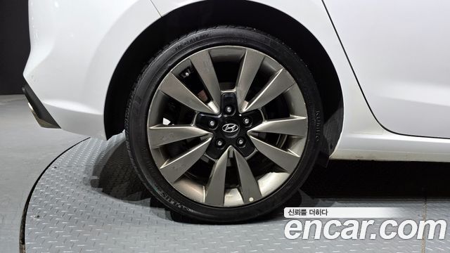 Hyundai i30 2017 thumb 6