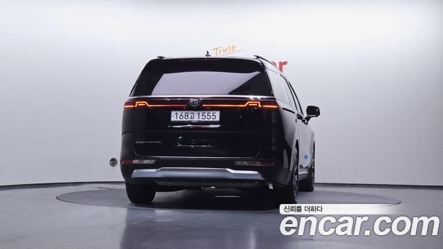 Kia Carnival 2021 thumb 5
