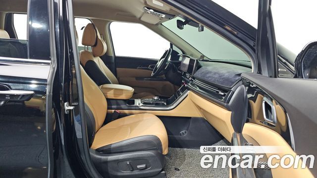 Kia Carnival 2021 thumb 11