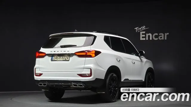 SsangYong Rexton 2022 thumb 3