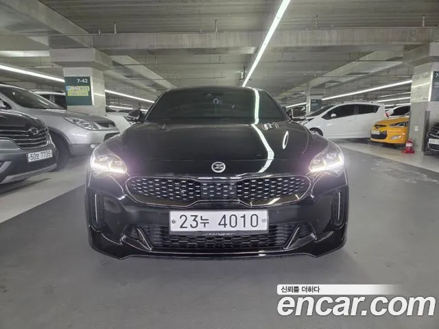 Kia Stinger 2018 thumb 12