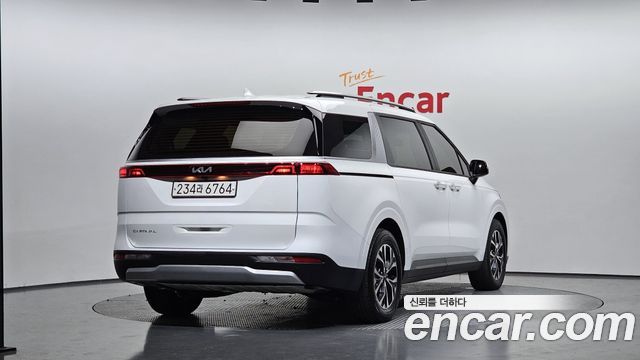 Kia Carnival 2021 thumb 3