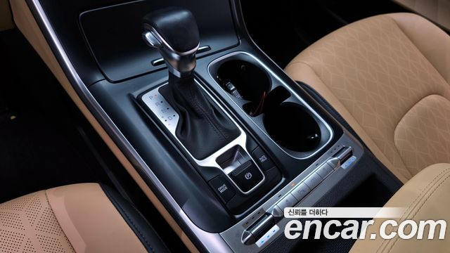 Kia Carnival 2021 thumb 10