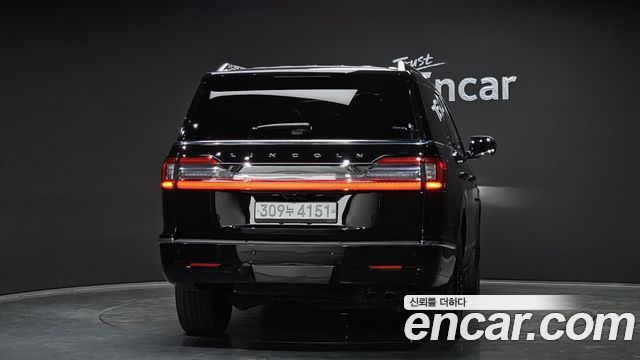 Lincoln Navigator 2019 thumb 8