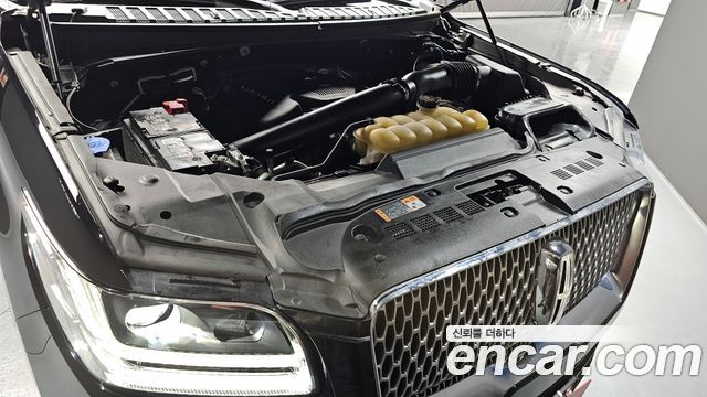 Lincoln Navigator 2019 thumb 6
