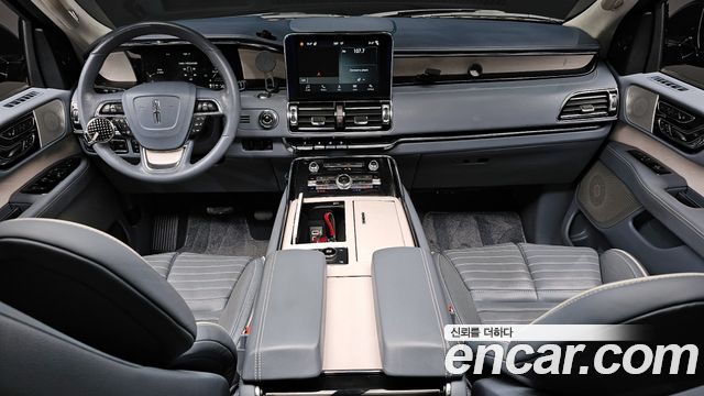 Lincoln Navigator 2019 thumb 3