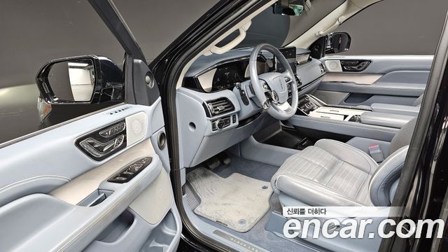 Lincoln Navigator 2019 thumb 9