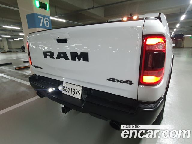 Dodge Ram Pick Up 2020 thumb 10