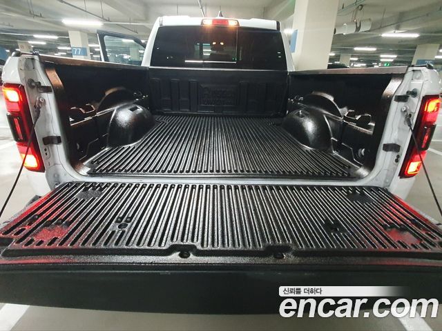 Dodge Ram Pick Up 2020 thumb 3