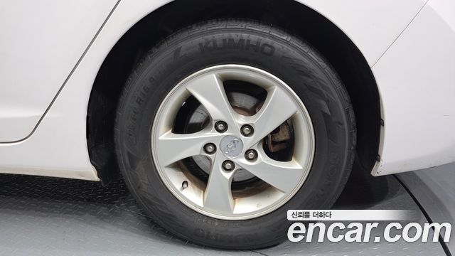 Hyundai Avante 2014 thumb 6