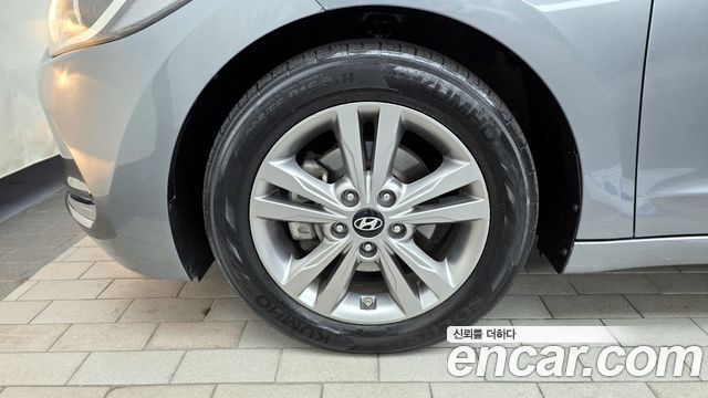 Hyundai Avante 2016 thumb 6