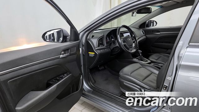 Hyundai Avante 2016 thumb 11