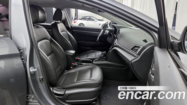 Hyundai Avante 2016 thumb 12