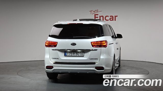 Kia Carnival 2019 thumb 5