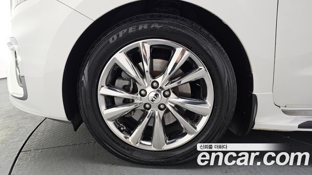 Kia Carnival 2019 thumb 6