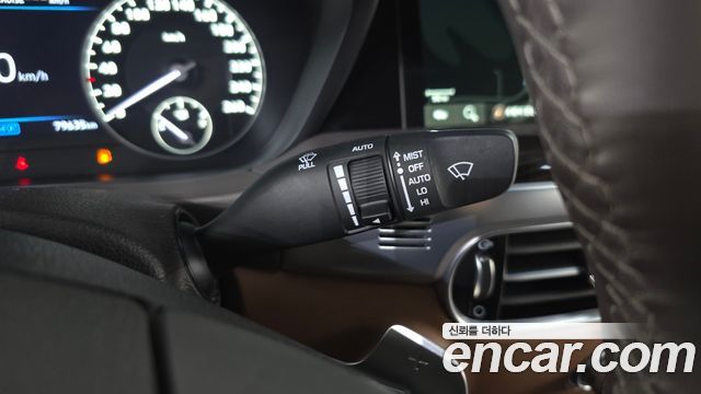 Genesis G90 2019 thumb 12