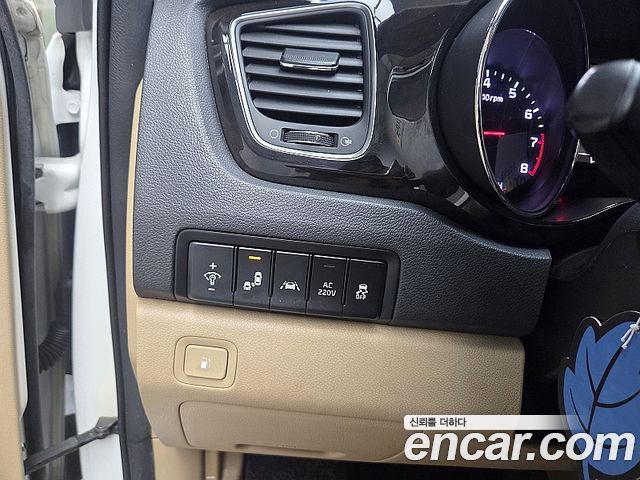Kia Carnival 2020 thumb 11