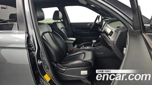 SsangYong Rexton 2022 thumb 10