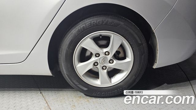 Hyundai Avante 2011 thumb 6