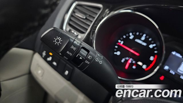 Kia Carnival 2018 thumb 12