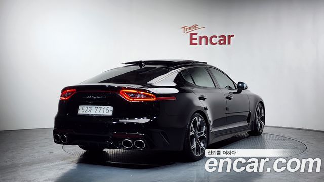 Kia Stinger 2017 thumb 3
