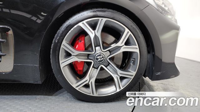 Kia Stinger 2017 thumb 6