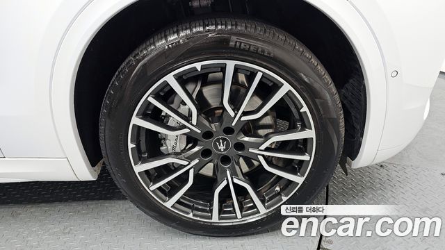 Maserati Grecale 2023 thumb 2