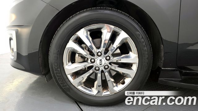 Kia Carnival 2016 thumb 5